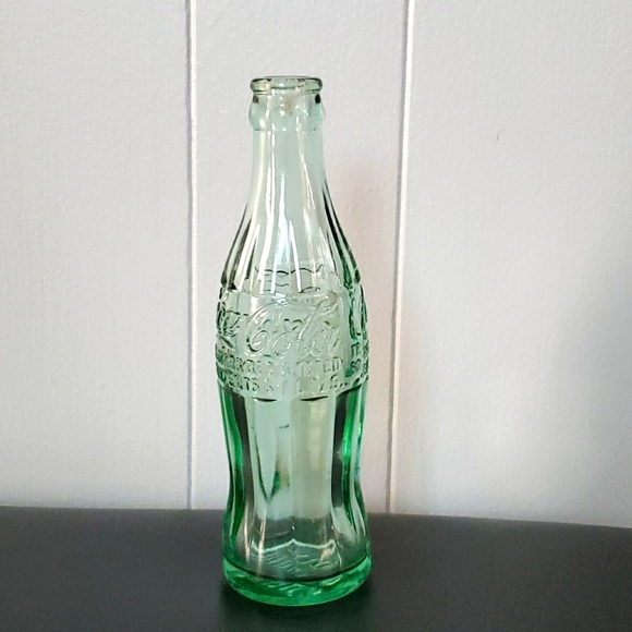 Vintage 1938-1951 CocaCola EMBOSSED Green Glass Bottle 6oz Collectible Retro - Picture 3 of 14